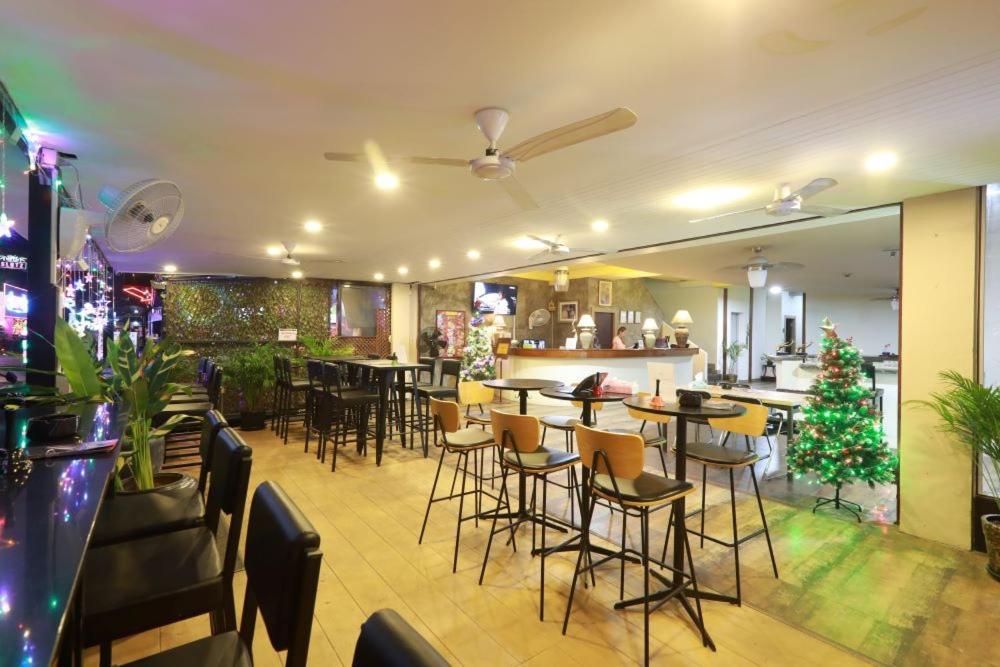 Pasadena Lodge Pattaya Extérieur photo