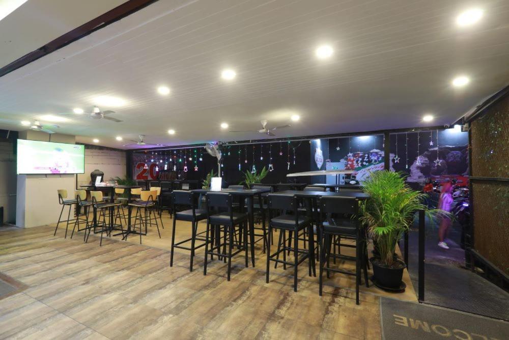 Pasadena Lodge Pattaya Extérieur photo
