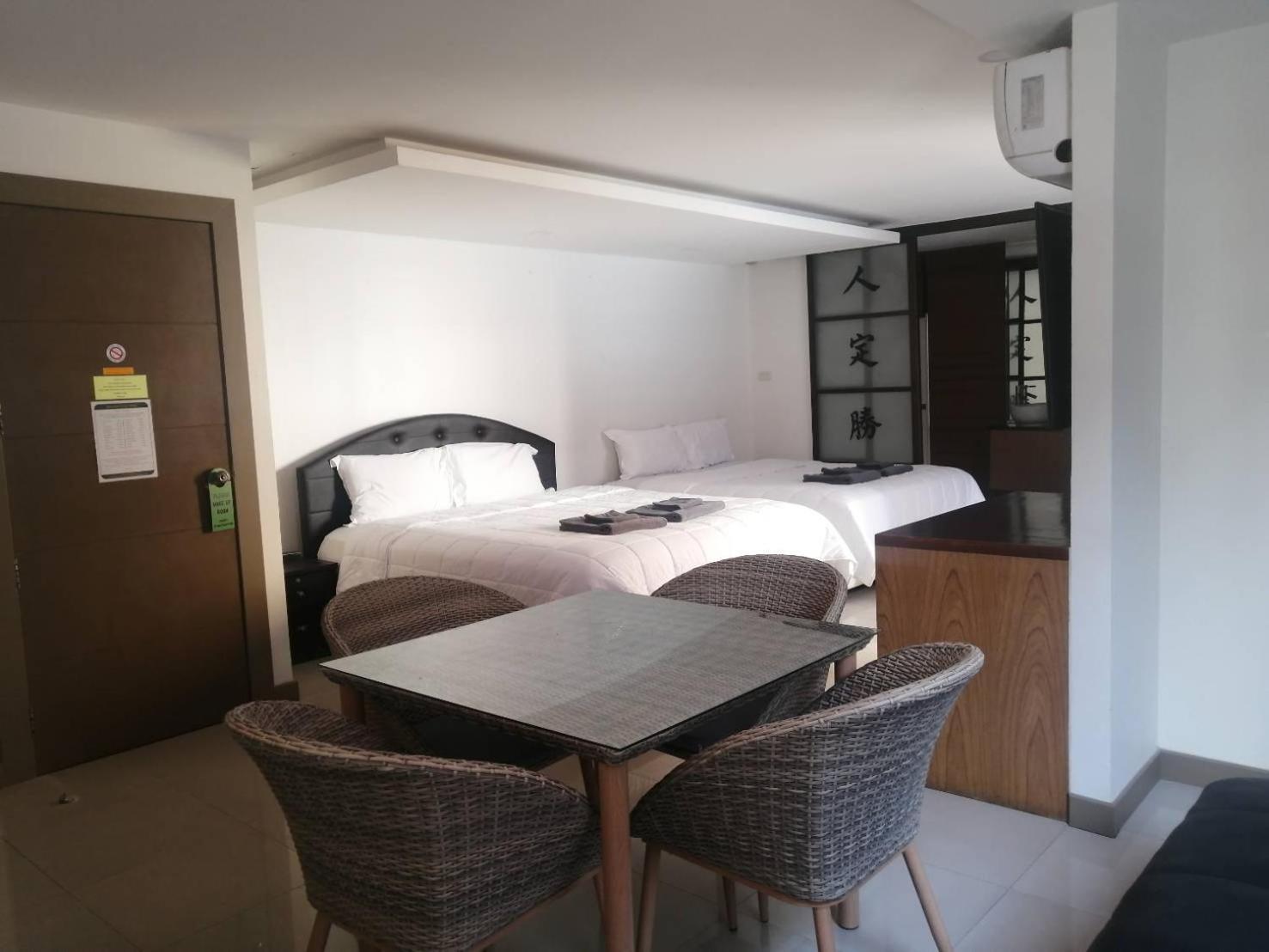 Pasadena Lodge Pattaya Extérieur photo
