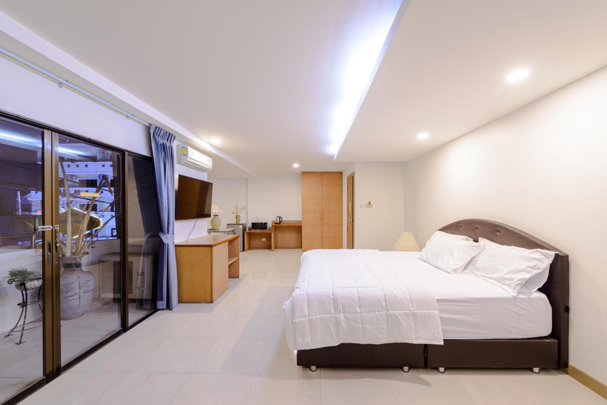Pasadena Lodge Pattaya Extérieur photo