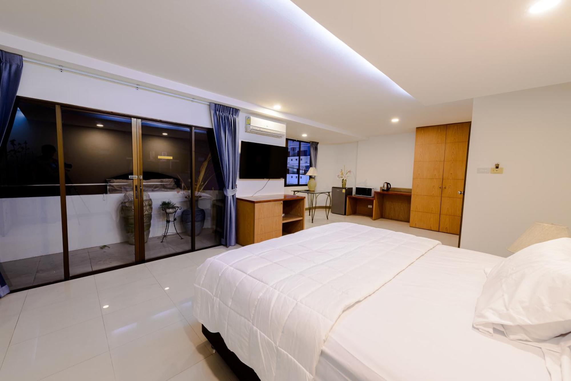Pasadena Lodge Pattaya Extérieur photo
