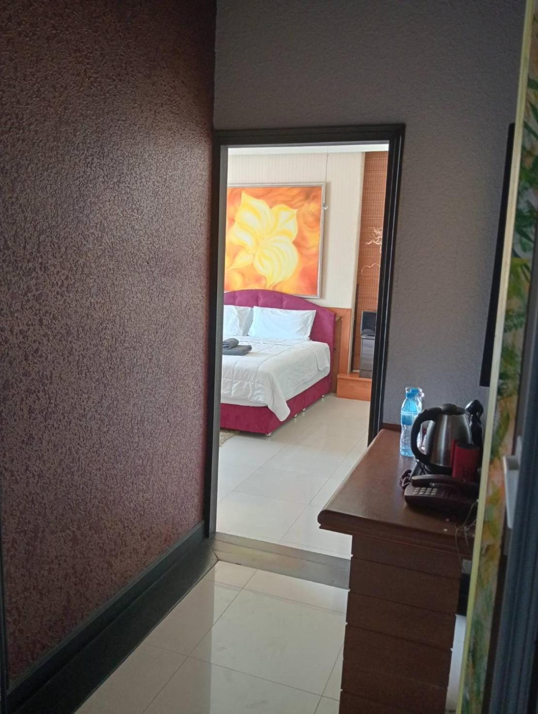 Pasadena Lodge Pattaya Extérieur photo