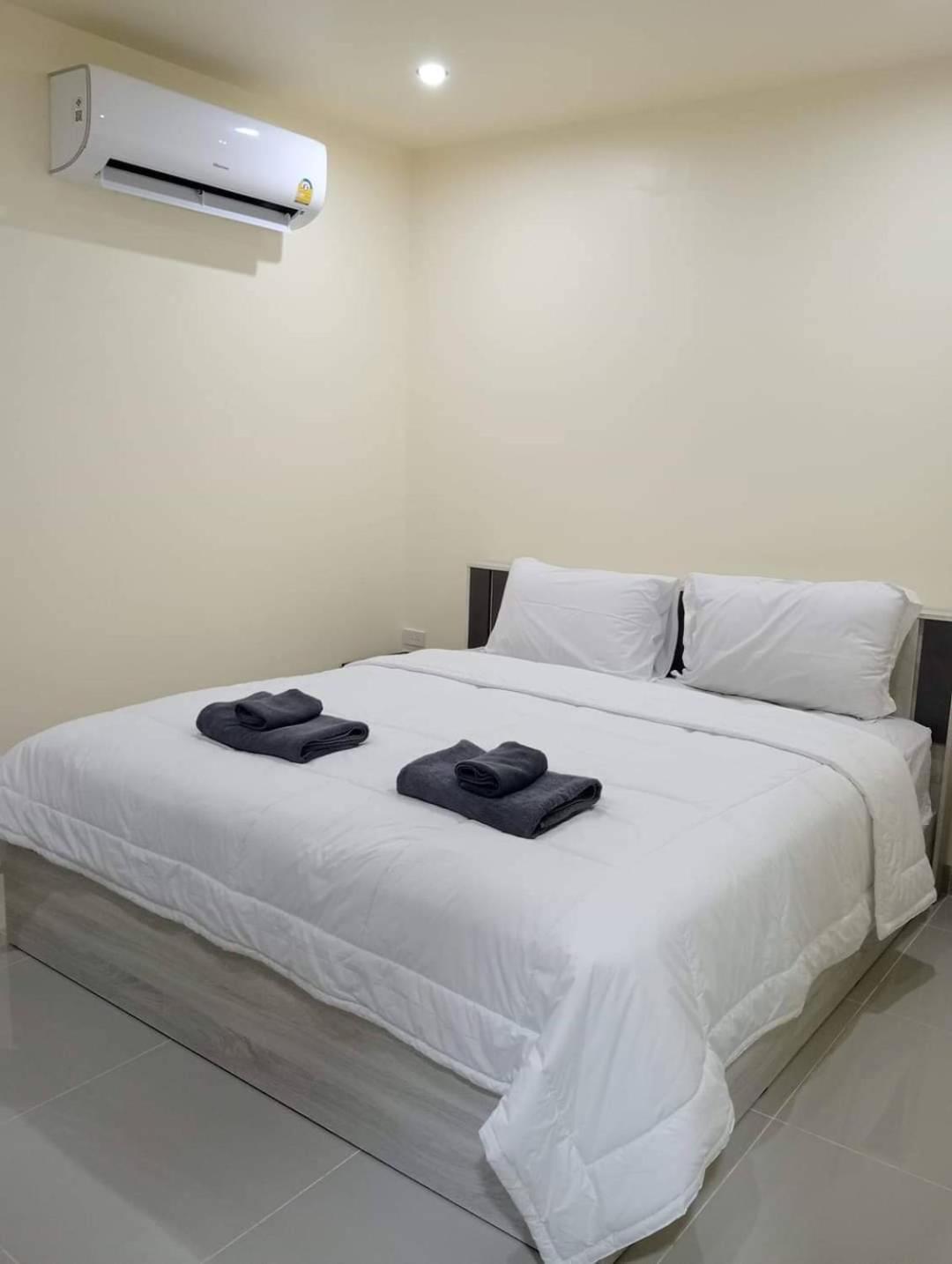Pasadena Lodge Pattaya Extérieur photo