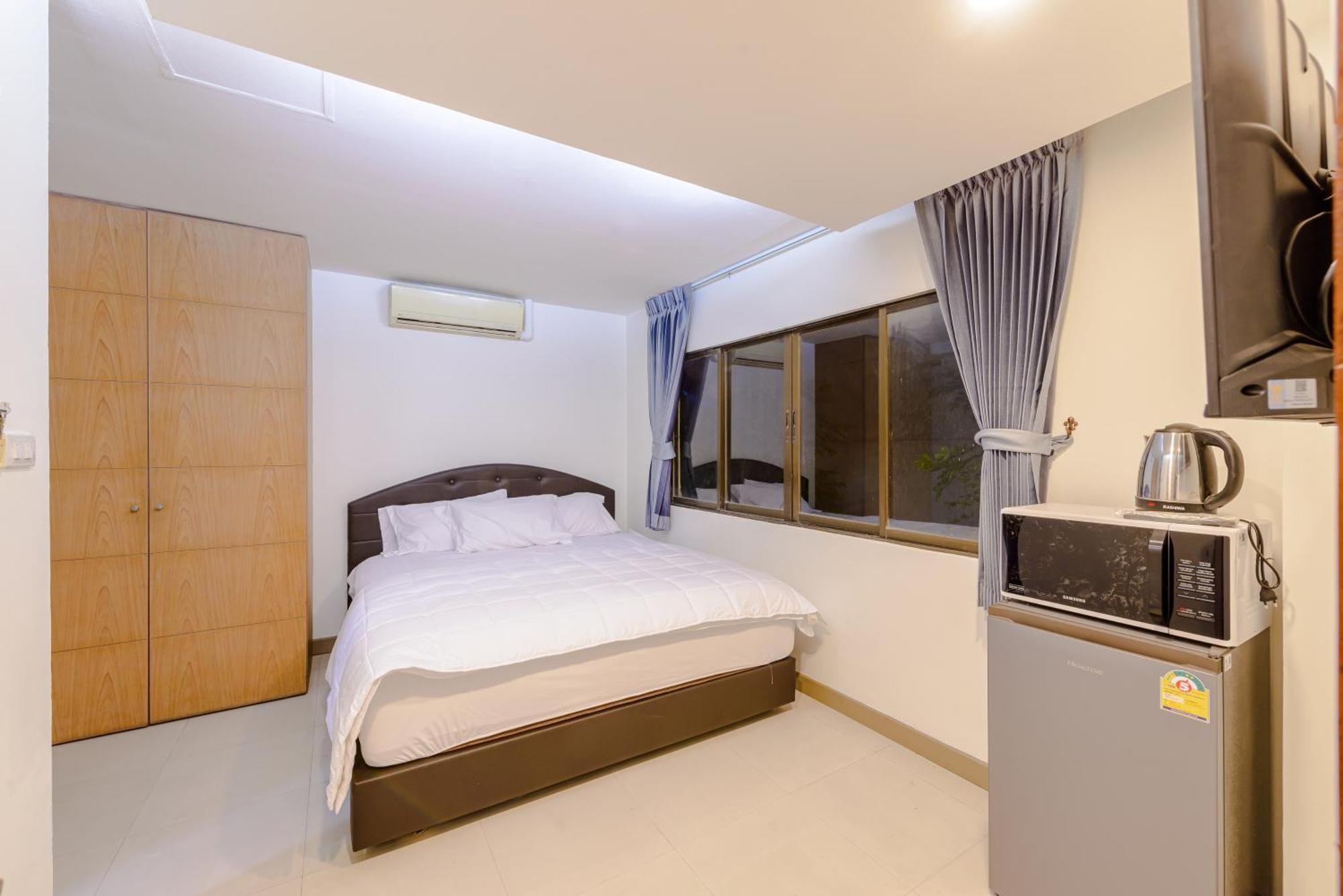 Pasadena Lodge Pattaya Extérieur photo